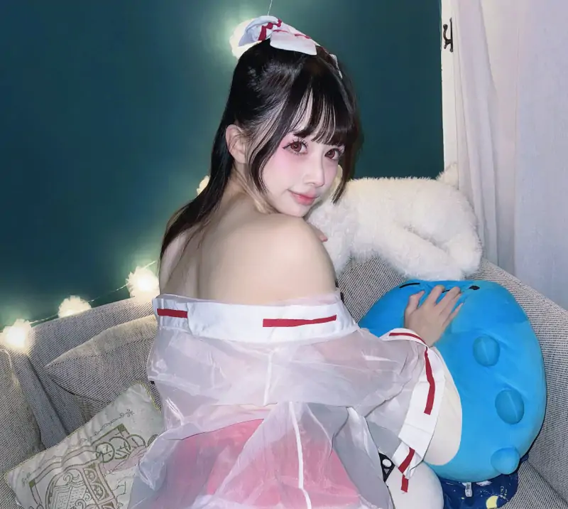 沖田凜花Rinka – 新作 [自购首发] 4K Cos_巫女Miko [42P+1V/1.02G]