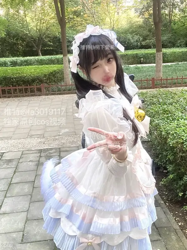 桐下爱希 – [门槛更新] 新作 49分钟 Cos [卡莎星守+林雨霞+宁红夜+托帕+星街彗星] [31P+5V/3.04G]