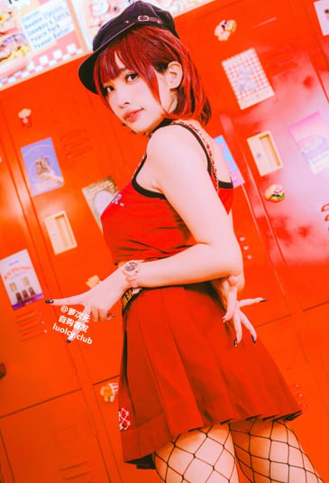 慕慕Momo – 33分钟 8K Rebellion 反叛 [45P+2V/3.38G]