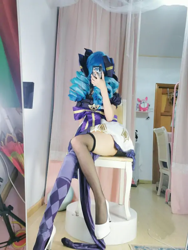 沐沐酱 – 新作 17分钟 Cos_格温 [69P5V-309MB]