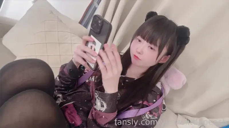 yurinslittlepeach – 新作 32分钟 书呆子女孩Yurins Little Peach [1V-865MB]