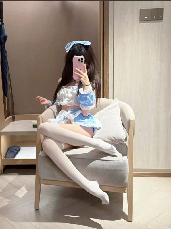 崽崽@Babybaobaoya – [288门槛] 27分钟 [261P1V-2.25G]