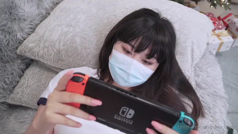 娜娜nana_taipei – 新作 15分钟 玩掌机的女孩爽得一塌糊涂 [1V-677MB]