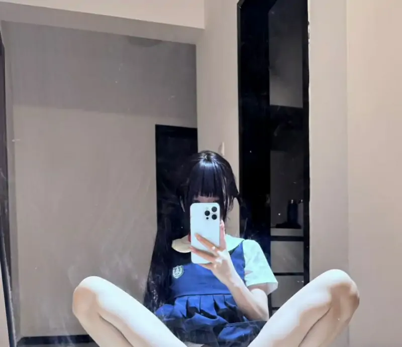 幼嫩@daiyouneng – [512门槛] [完整版] 8分钟 双马尾福利订阅 [40P2V-496MB]