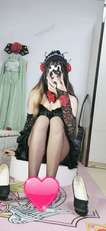 沐沐酱 – 新作 Cos第五人格 [28P12V-325MB]