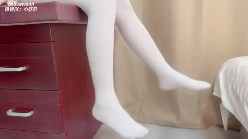 小欣奈 – 新作 27分钟 奈奈医生的治疗 [1V-445MB]