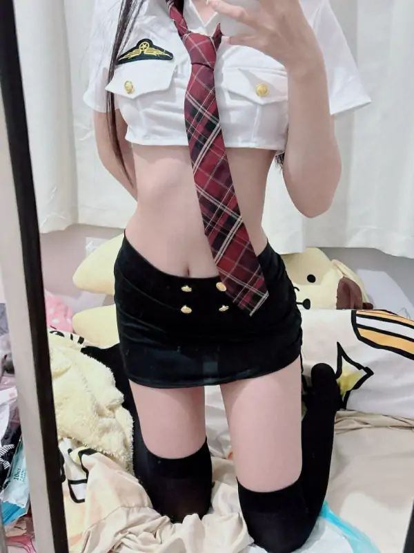 YI.小离@HoneMew – 新5更 [520门槛] 16分钟 双马尾订阅 [99P3V-1.14G]