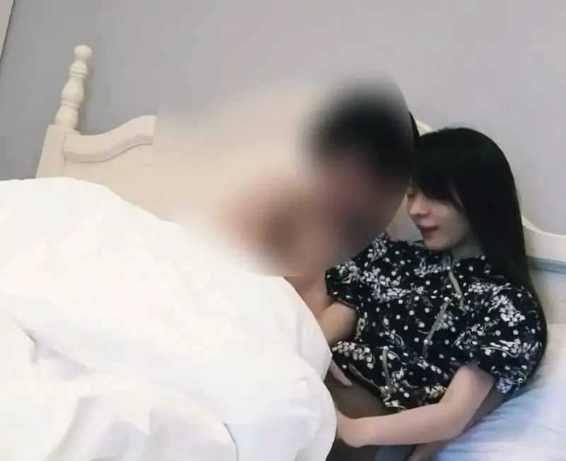 深圳第一深情 Looks199 – 新作 13分钟 碎花裙 [1V/539MB]