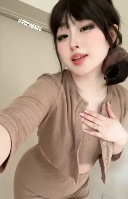 噗噗@pupuwaifu – 新作 37分钟 儿子同学 [1V/626MB]