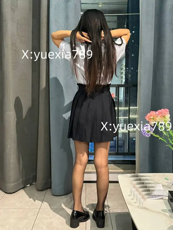 玥下@yuexia789 – [288门槛] 31分钟 金主 [9P+21V/1.66G]