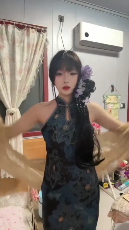 屁屁大王@vourx61558134 – [520门槛] 1.03小时 露脸双马尾合集 [149P+127V/2.88G]