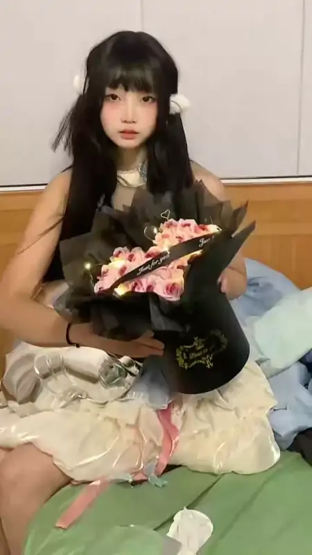 屁屁大王@vourx61558134 – [520门槛] 1.03小时 露脸双马尾合集 [149P+127V/2.88G]