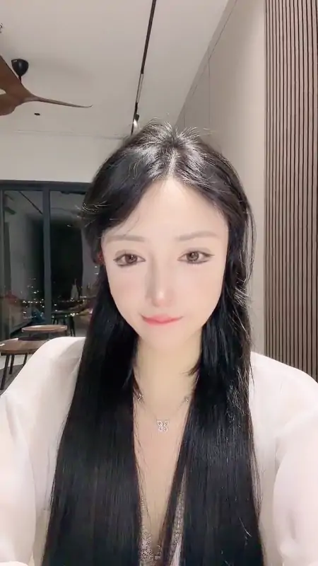 极品尤物~灵羽合【 鹅美美】[6V/6.84G]