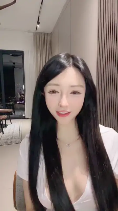 极品尤物~灵羽合【 鹅美美】[6V/6.84G]