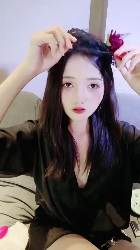 小鸟依人 超美新人女神下海！好清秀【呆呆E】[3V/4.5G]