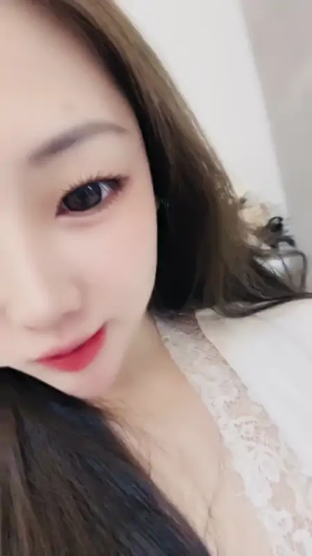 千年绿播转黄播！【南乔是乔乔】[2V/2.89G]