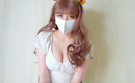 小水水 身材苗条凹凸有致的极品白皙女主播为了赚钱涨人气什么都干 [1V/3.52G]