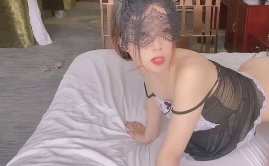 小猫 当保姆遇上炮机 [1V/1G]